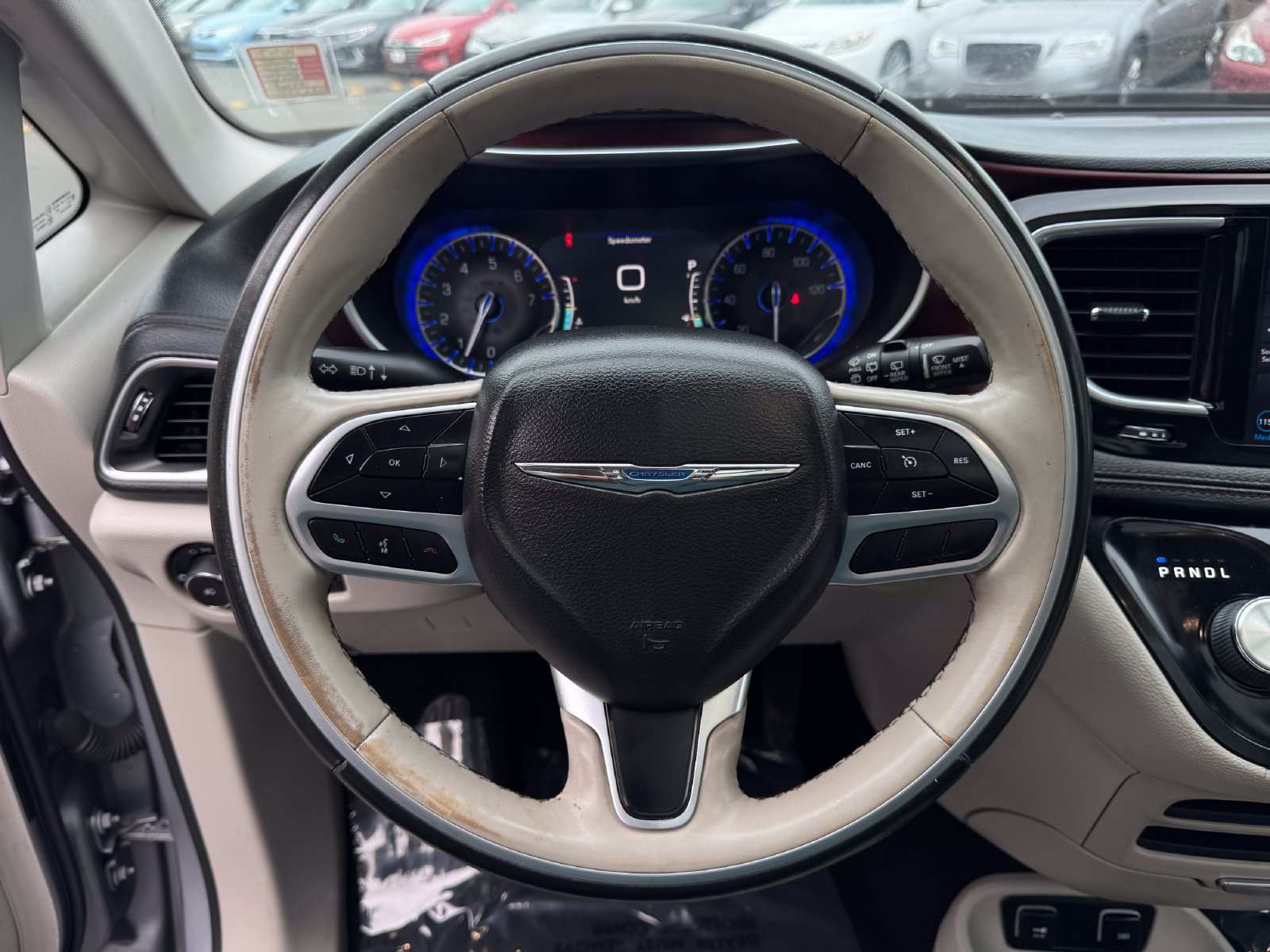 Used 2020 Chrysler Pacifica Limited FWD image 35