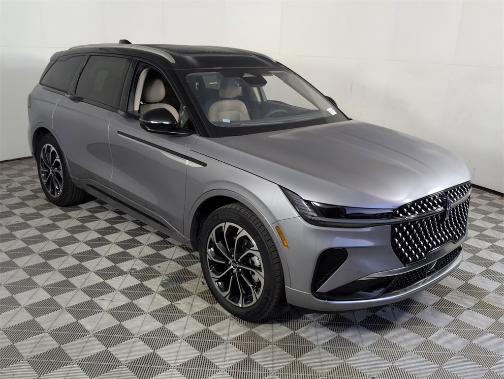 New 2025 Lincoln Nautilus Reserve image 2