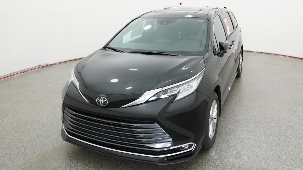 New 2026 Toyota Sienna Limited FWD image 16
