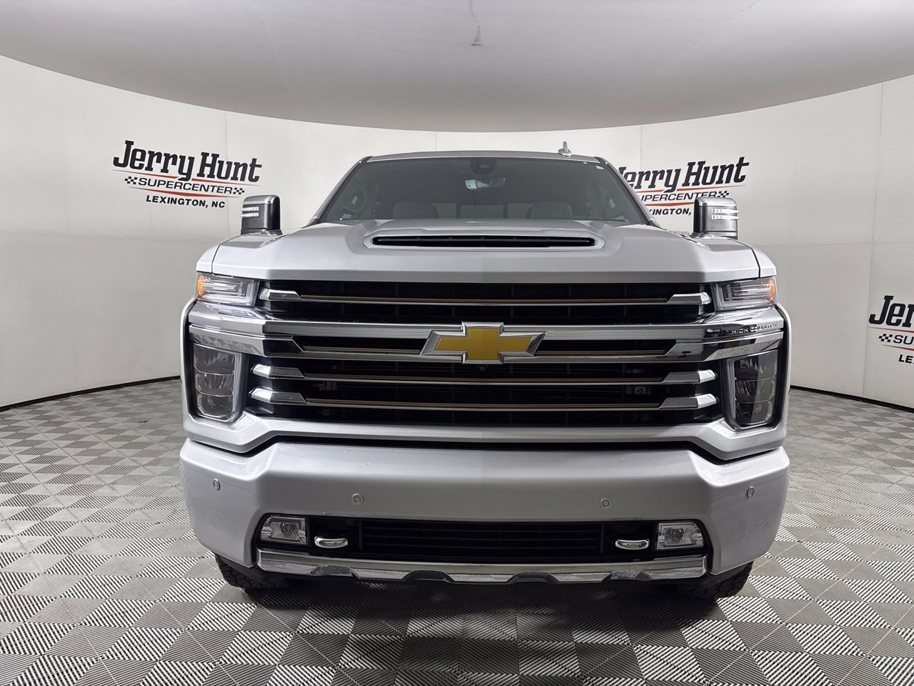 Used 2023 Chevrolet Silverado 2500 High Country w/ Z71 Off-Road Package AWD/4WD image 2