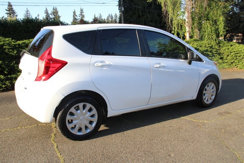 Used 2016 Nissan Versa Note SV FWD image 3