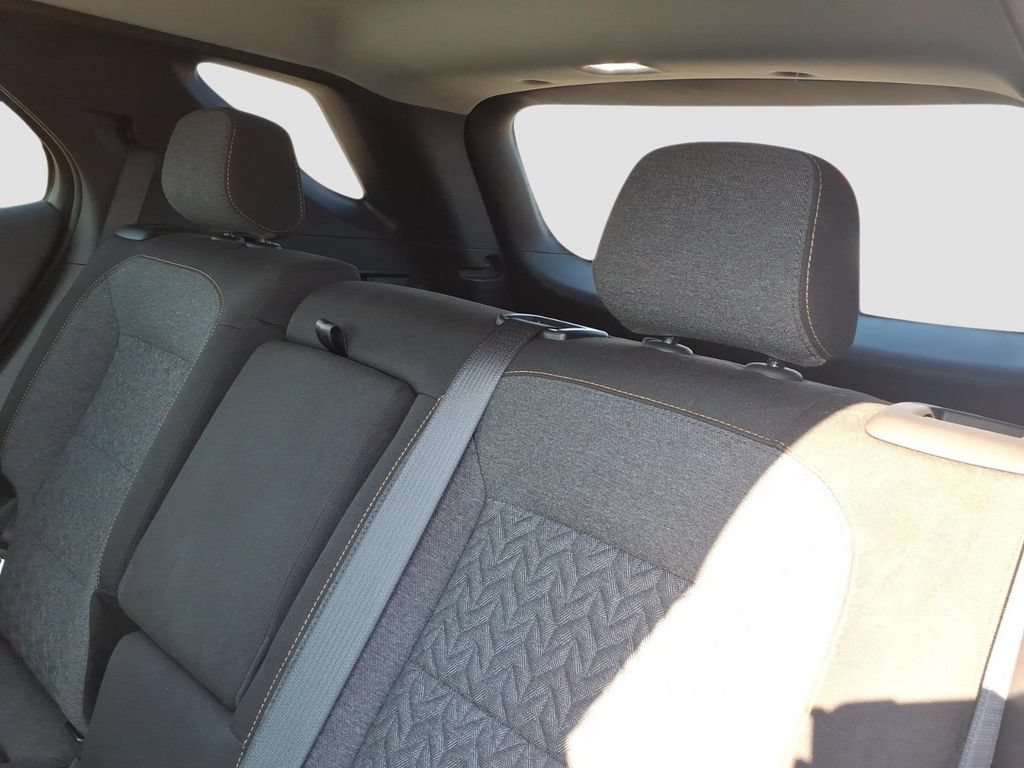 Used 2024 Chevrolet Equinox LT w/ LPO, Floor Liner Package FWD image 15