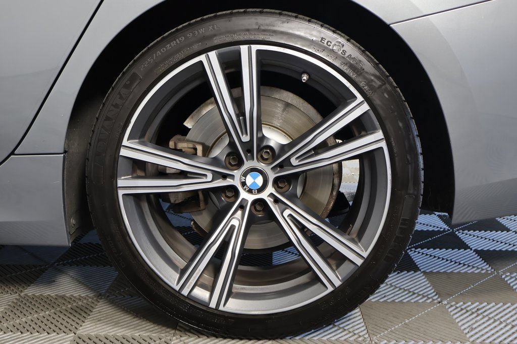 Used 2023 BMW 330i Sedan w/ Premium Package RWD image 16