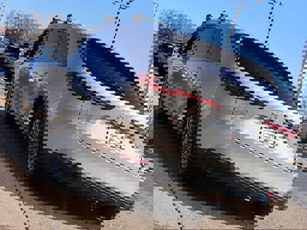 Used 2024 MAZDA CX-90 Plug-In Hybrid w/ Preferred image 4