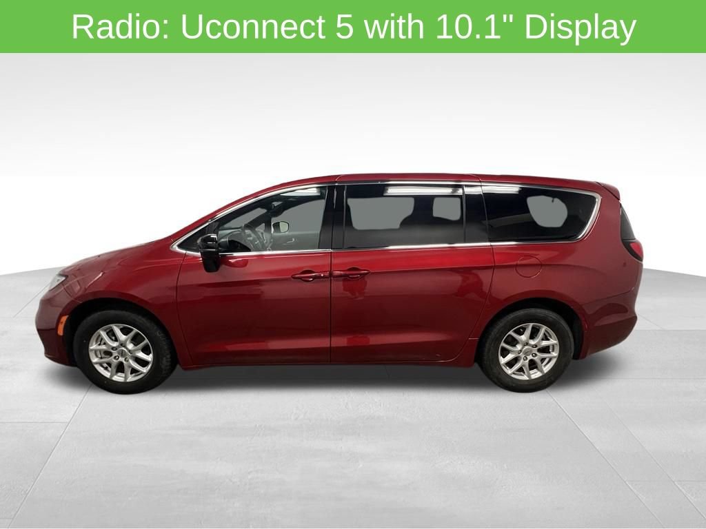 Used 2025 Chrysler Pacifica Select FWD image 9