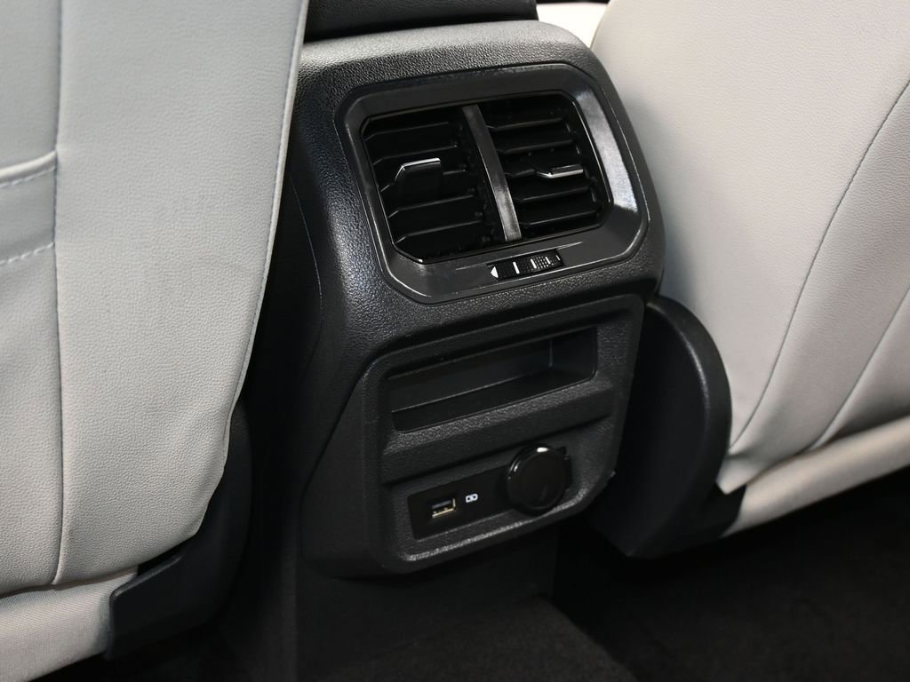Used 2020 Volkswagen Tiguan SE R-Line image 37