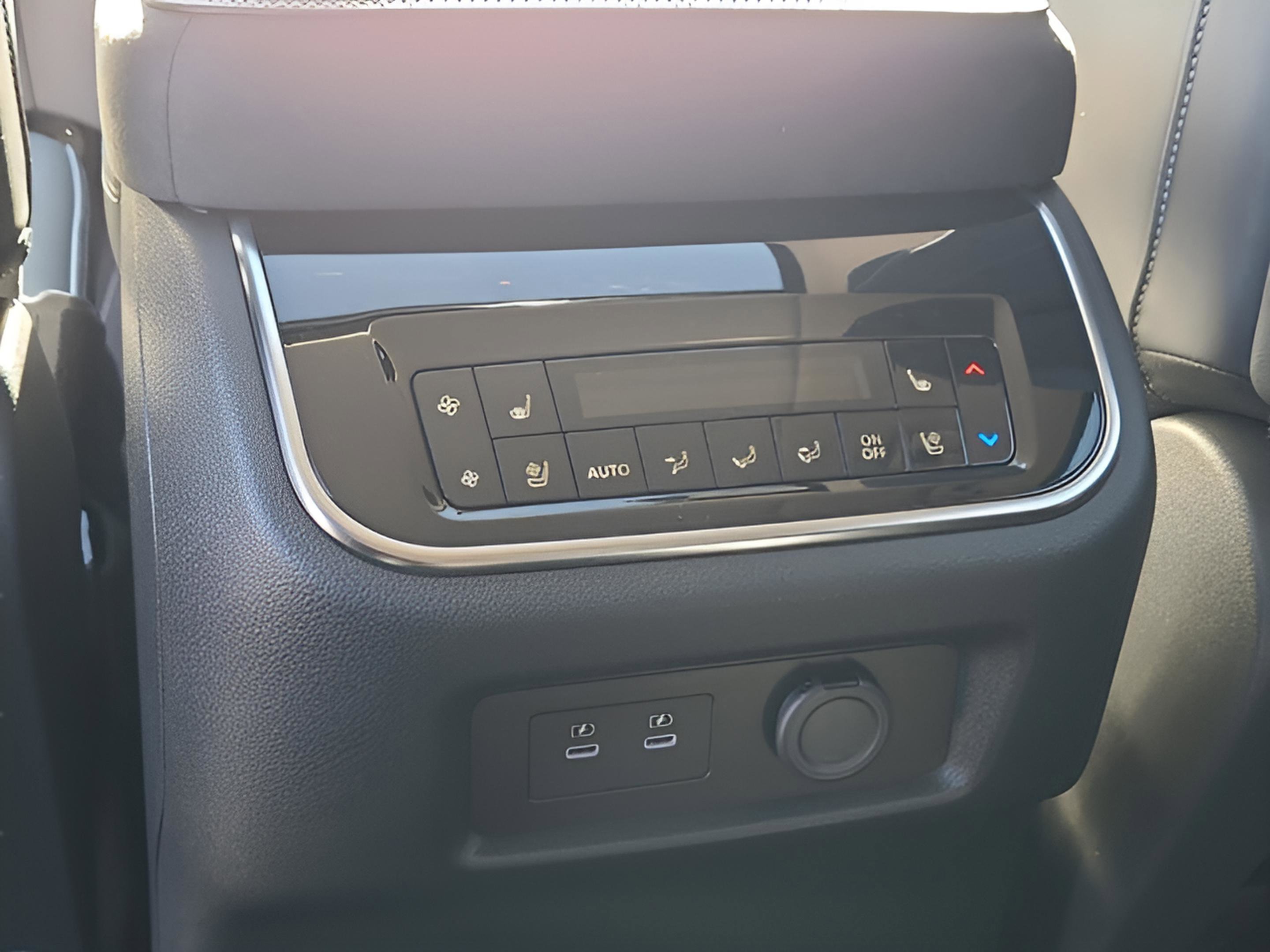 New 2026 INFINITI QX80 Luxe w/ Cargo Package image 14