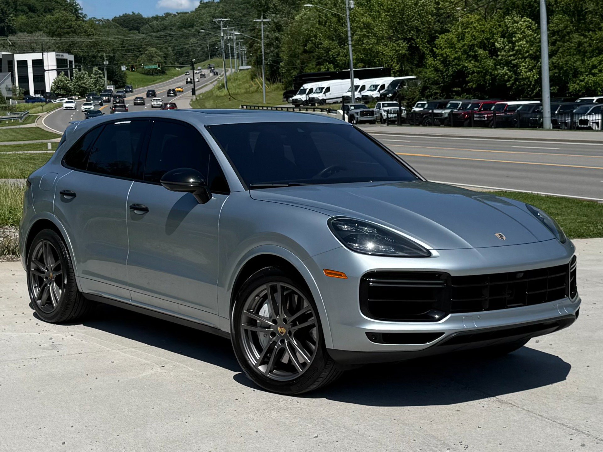 Used 2023 Porsche Cayenne Turbo AWD/4WD image 1