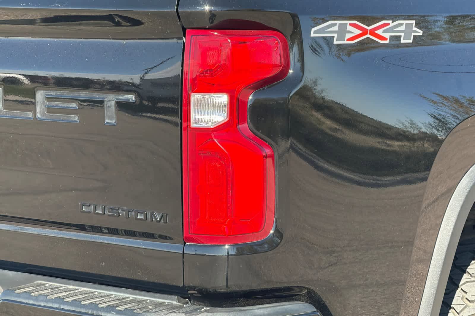 Used 2020 Chevrolet Silverado 2500 Custom w/ Custom Value Package AWD/4WD image 25