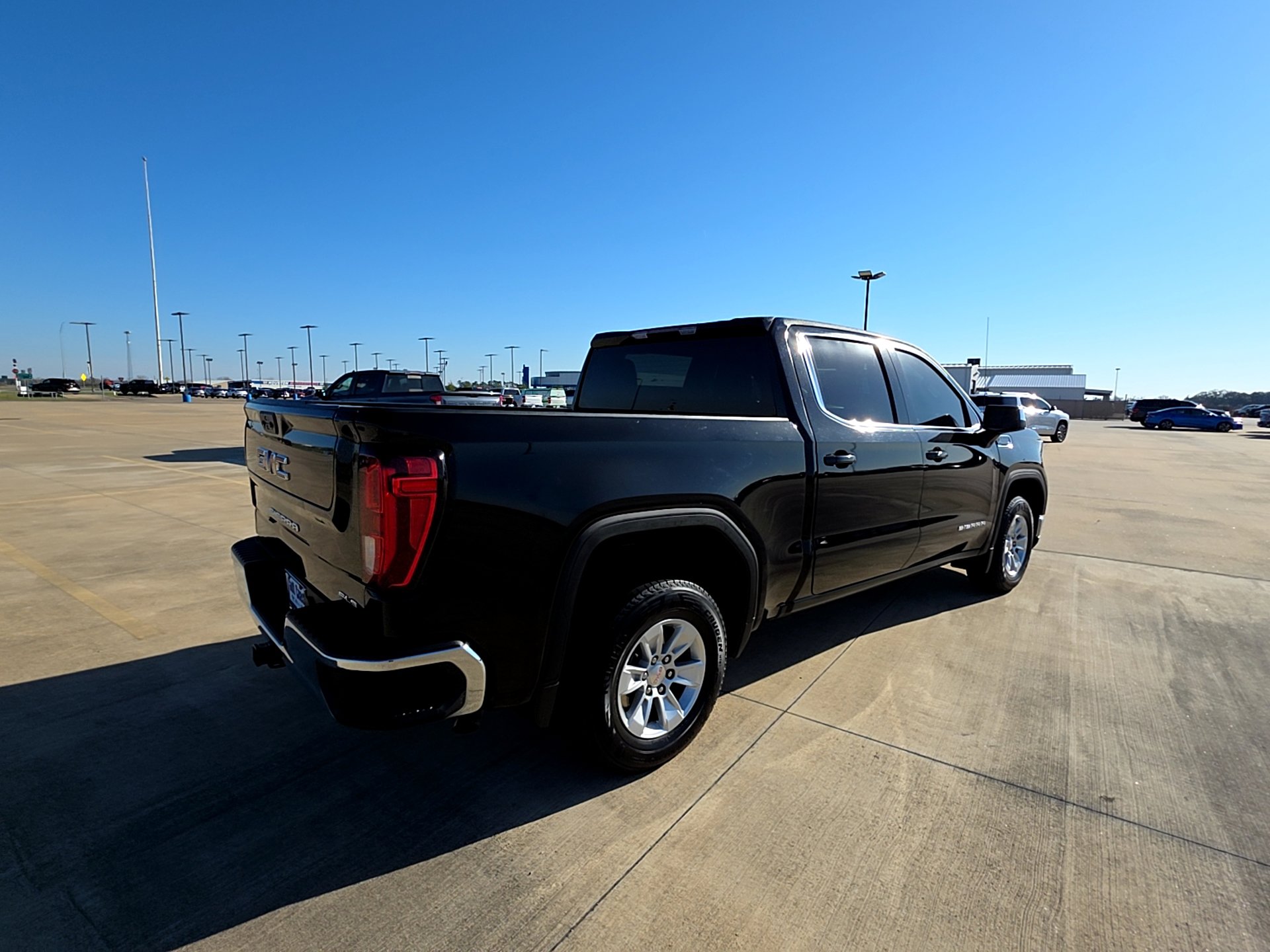 Used 2024 GMC Sierra 1500 SLE image 5