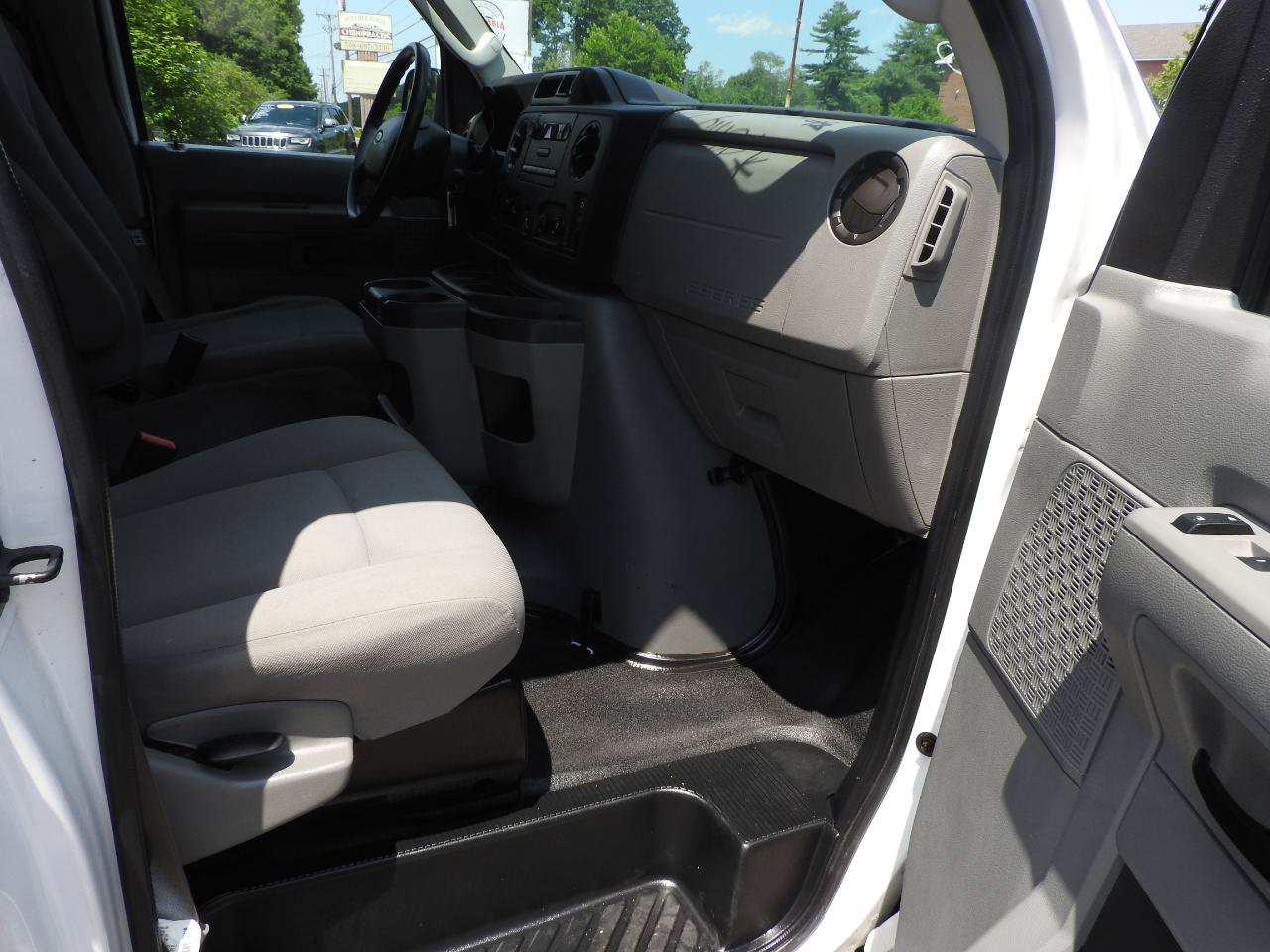 Used 2012 Ford E-250 and Econoline 250 w/ PWR Group RWD image 6
