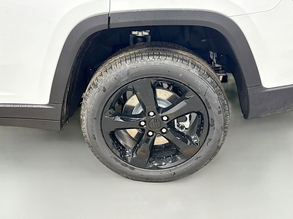 New 2025 Jeep Grand Cherokee L Limited w/ Black Appearance Package image 53