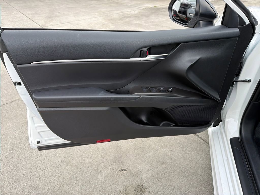 Used 2022 Toyota Camry SE w/ Convenience Package image 16