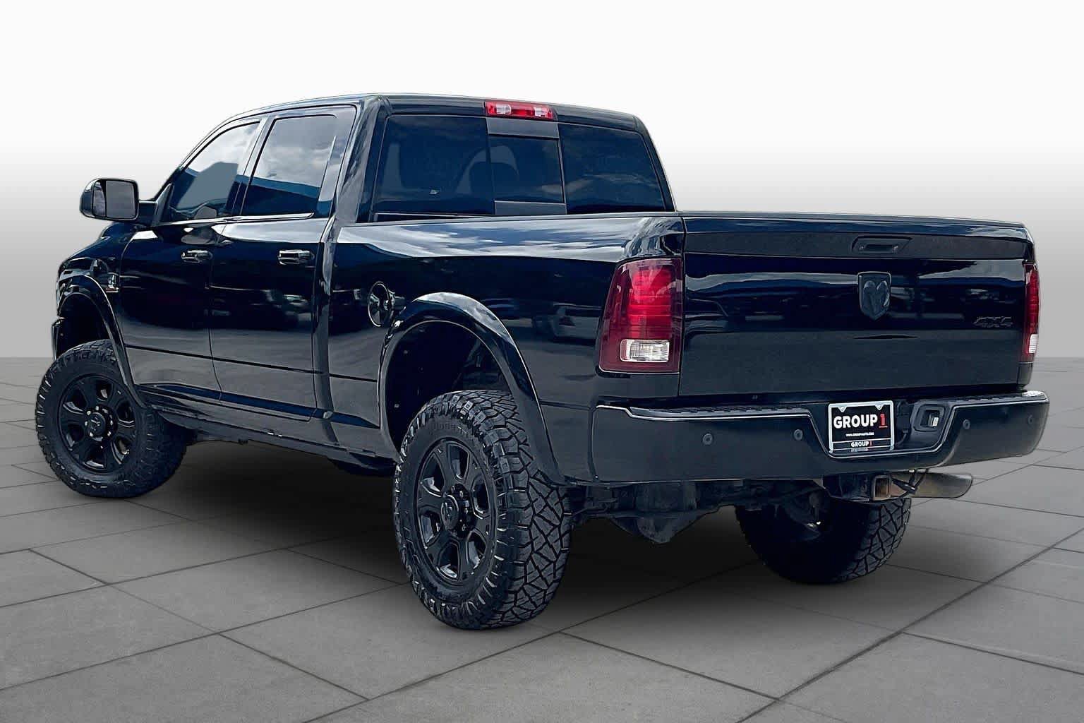 Used 2014 RAM 2500 Laramie w/ Black Appearance Group AWD/4WD image 10