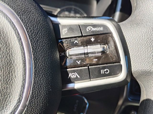 Used 2023 Kia Sorento LX image 20