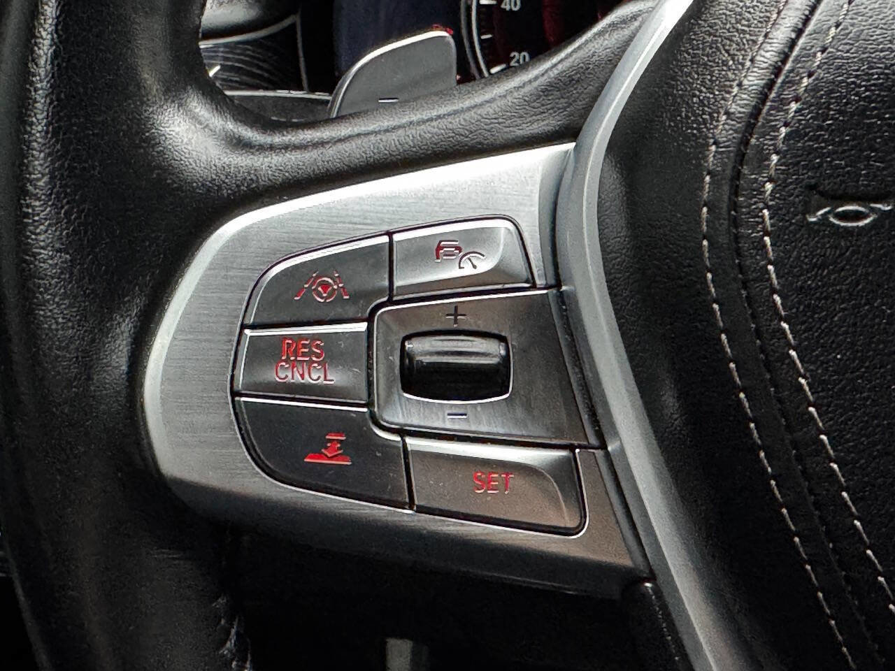 Used 2016 BMW 750i image 28