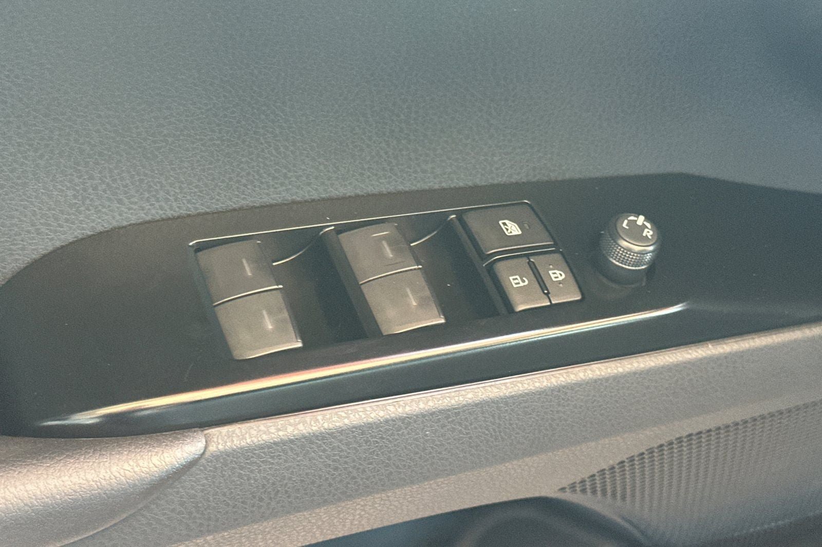 New 2026 Toyota Camry SE FWD image 13