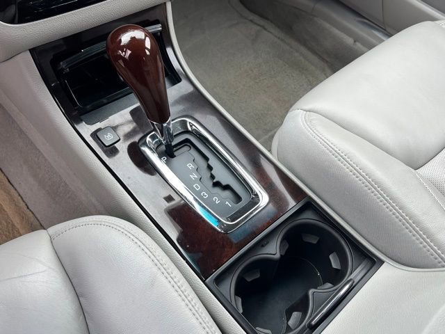 Used 2009 Cadillac DTS w/ Sun And Navigation Package FWD image 21