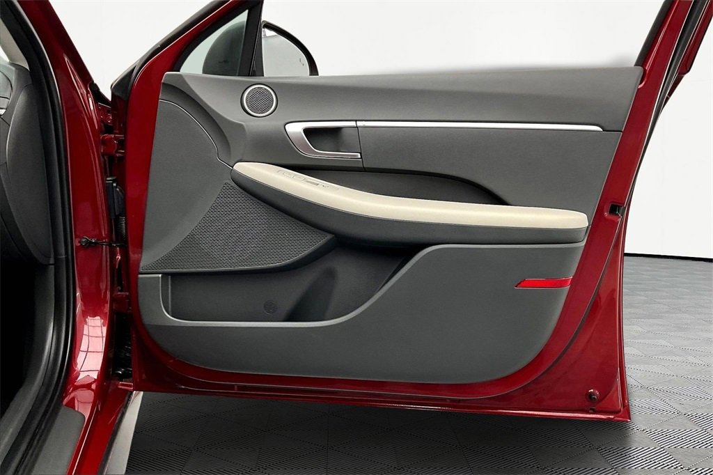 Used 2023 Hyundai Sonata SE image 24