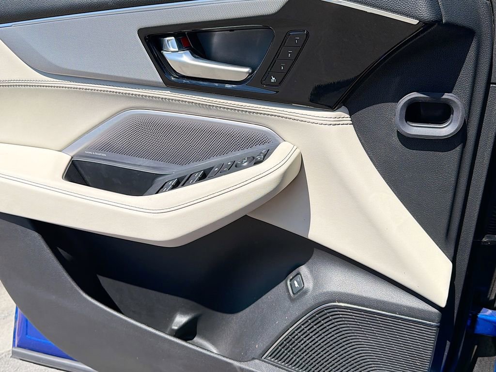 Used 2025 Acura MDX A-Spec image 17