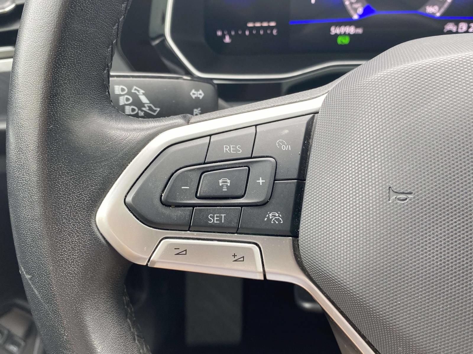 Used 2024 Volkswagen Jetta SE FWD image 21