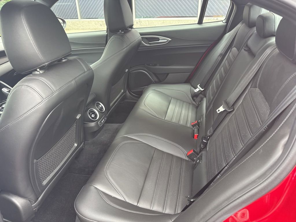 Used 2022 Alfa Romeo Giulia Veloce image 45
