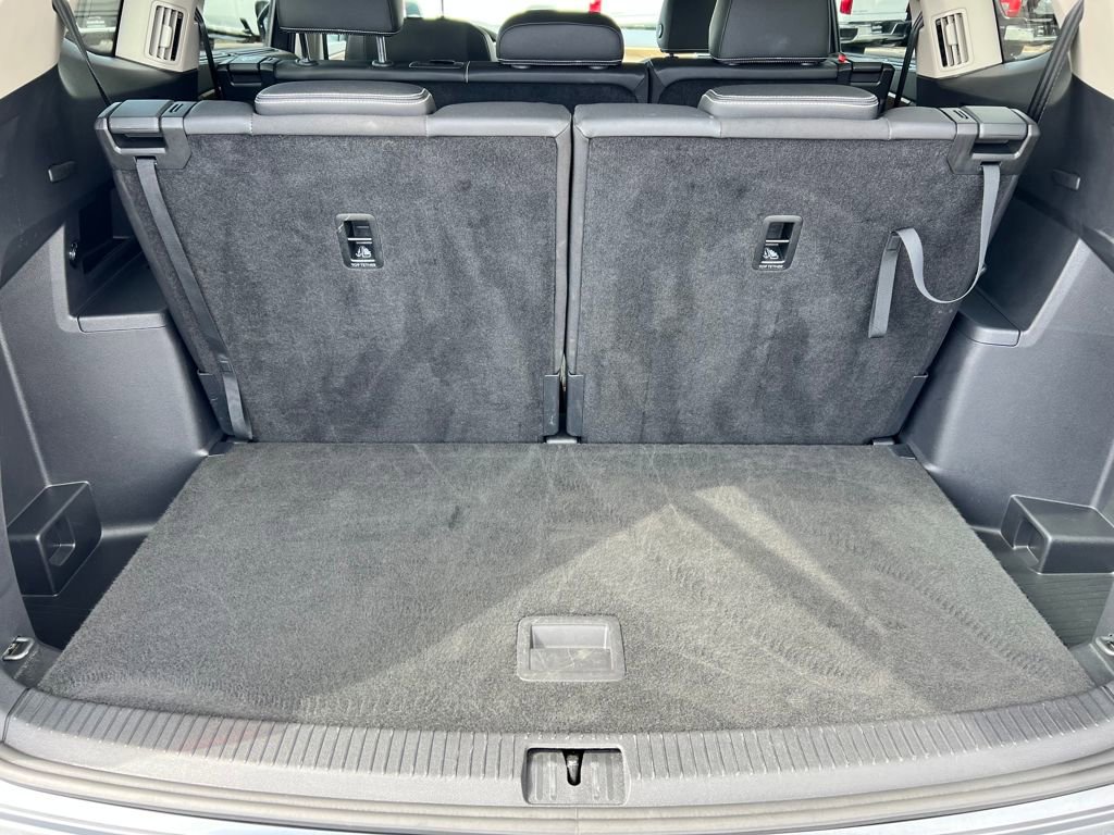 Used 2025 Volkswagen Atlas SE image 18