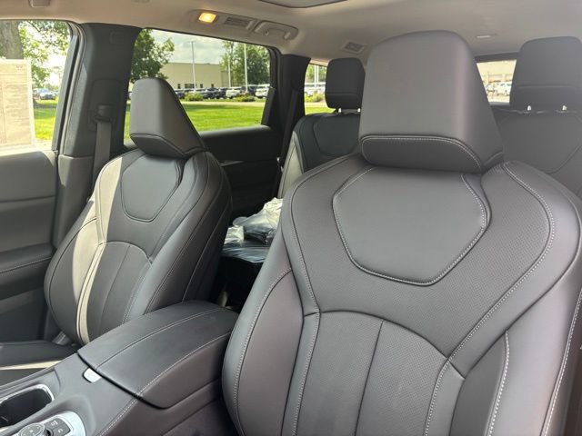 New 2027 INFINITI QX60 Luxe FWD image 16