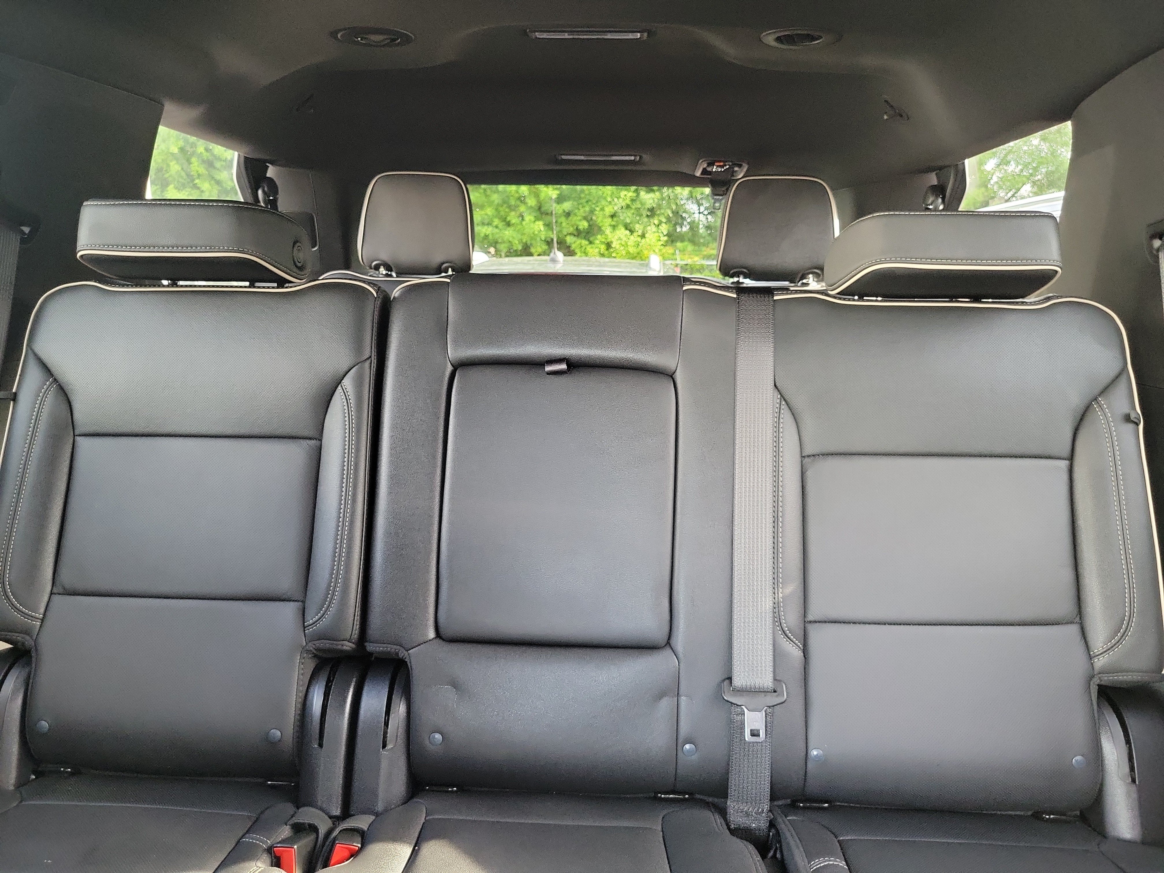 Used 2025 GMC Yukon Elevation RWD image 16
