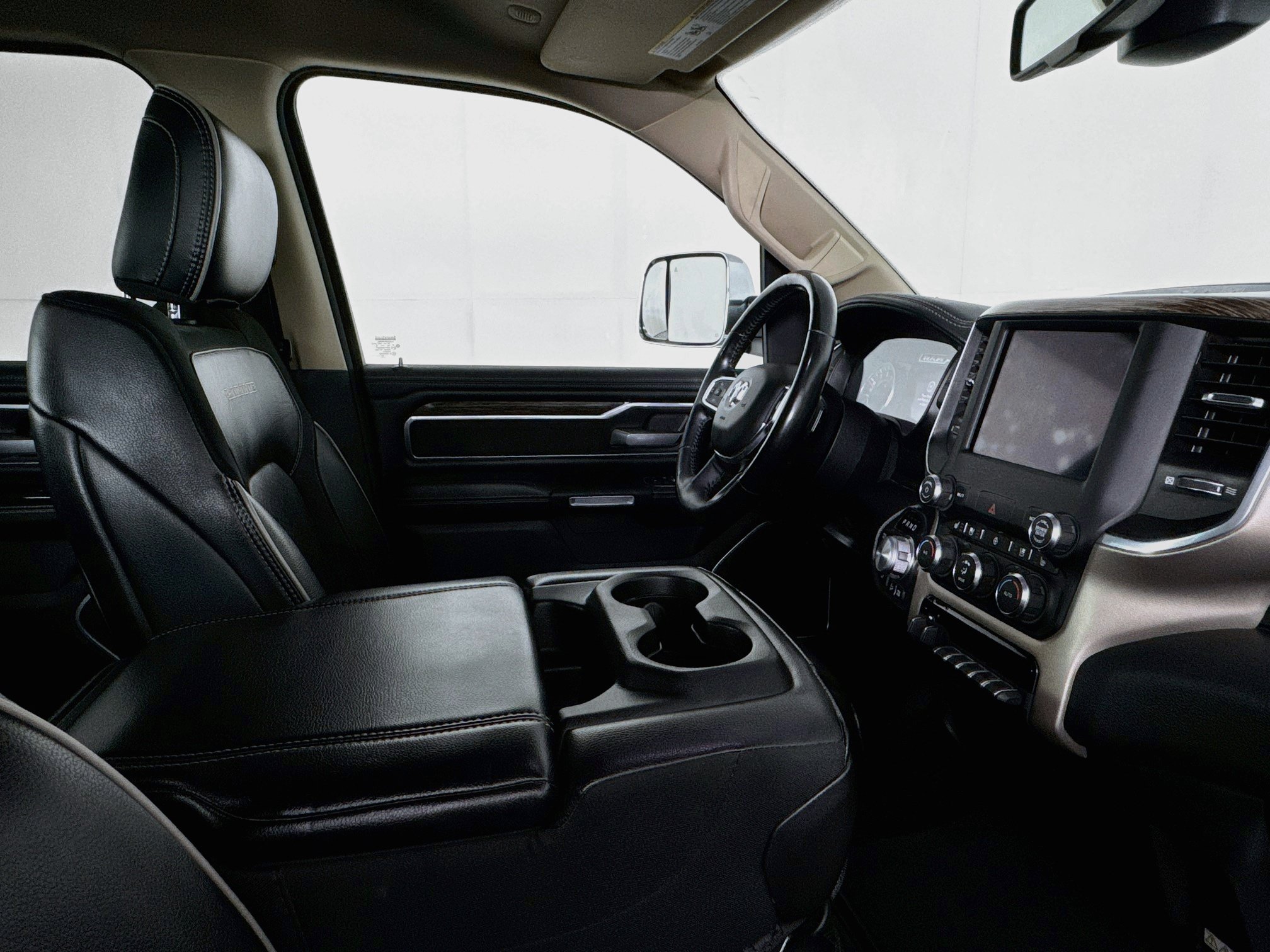 Used 2020 RAM 1500 Laramie AWD/4WD image 27