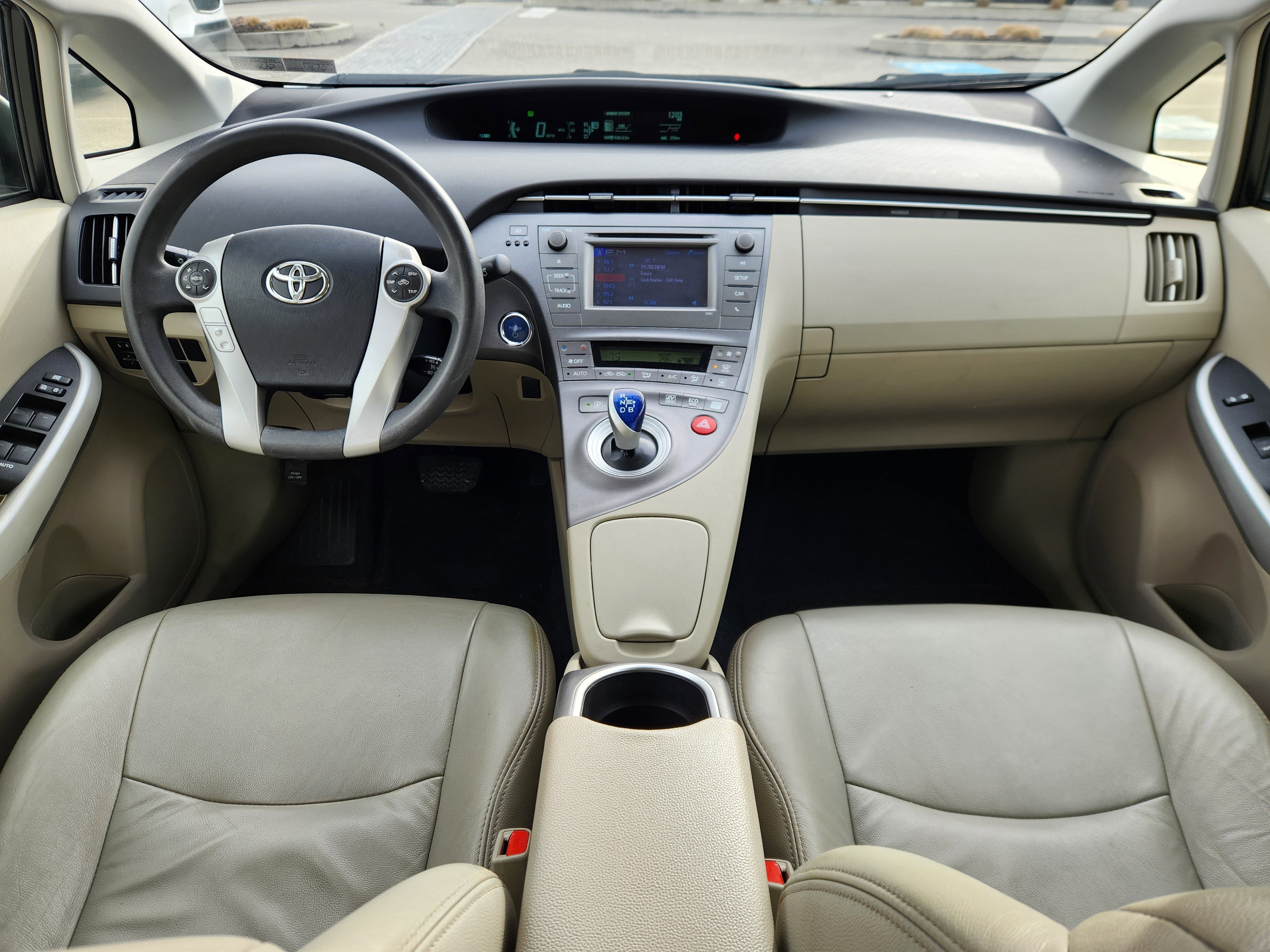 Used 2014 Toyota Prius Two image 8