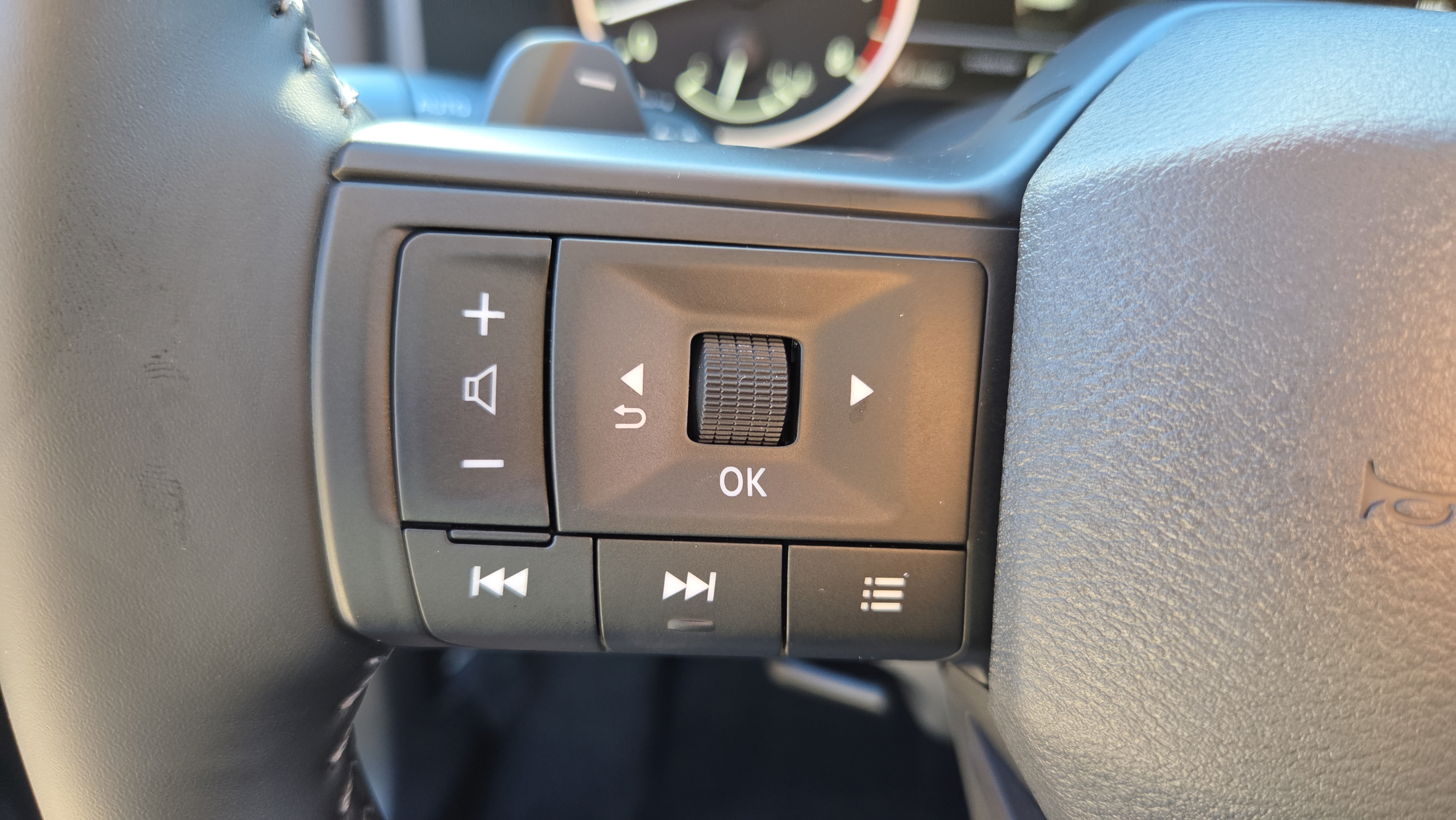 New 2026 Nissan Rogue SV w/ Cold Weather Package FWD image 26