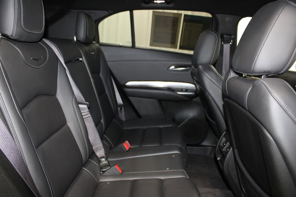 Used 2024 Cadillac XT4 Premium Luxury image 32