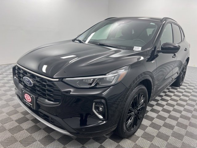 Used 2023 Ford Escape ST-Line Elite image 2