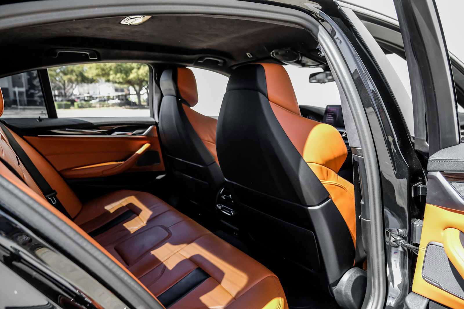 Used 2023 BMW M5 image 35