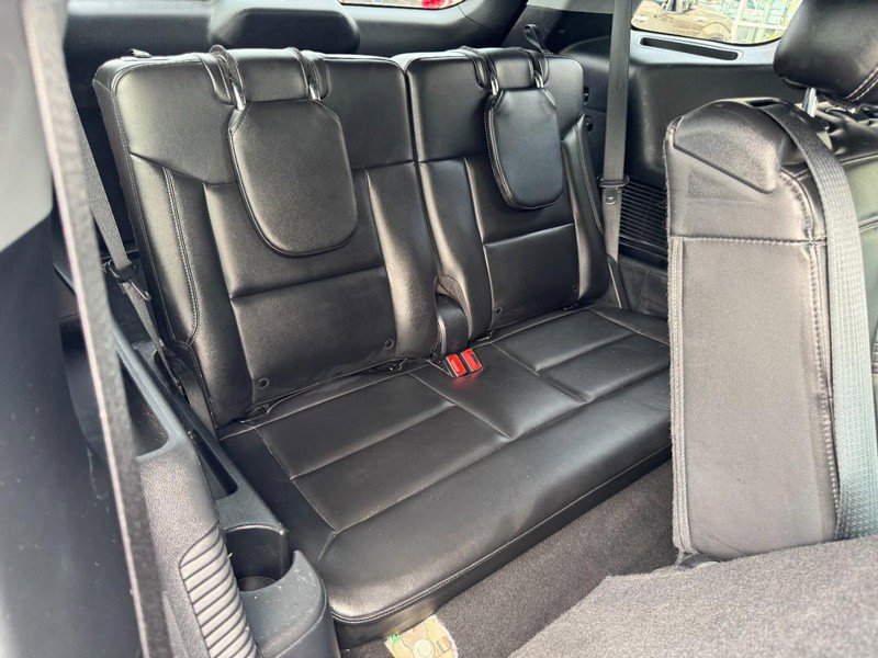 Used 2023 Ford Explorer XLT w/ Equipment Group 202A image 11