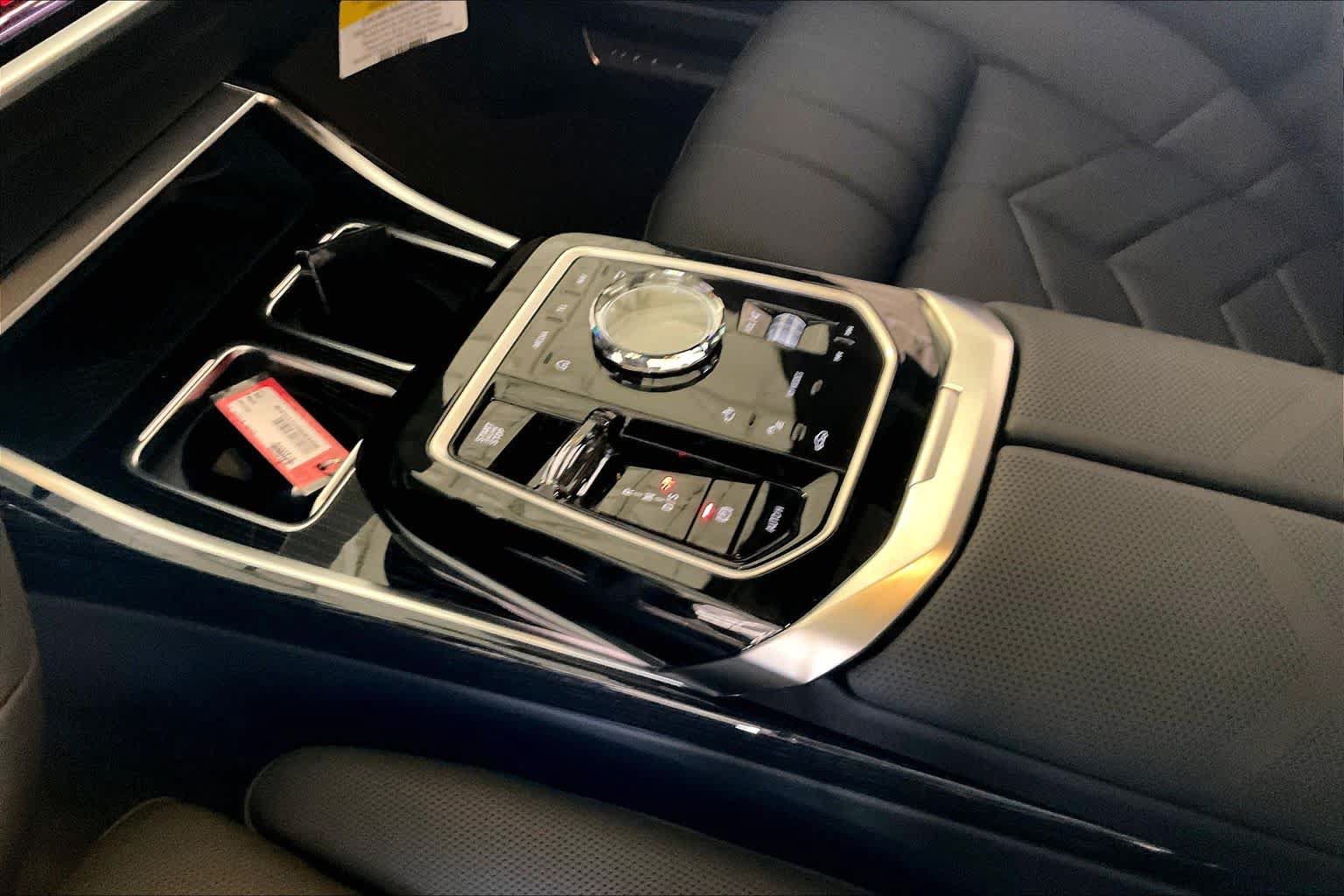 New 2026 BMW 750e xDrive w/ Executive Package AWD/4WD image 7