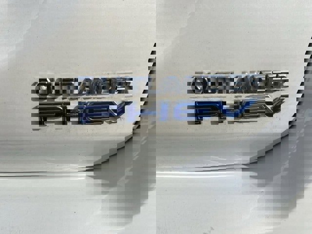 Used 2018 Mitsubishi Outlander GT image 12