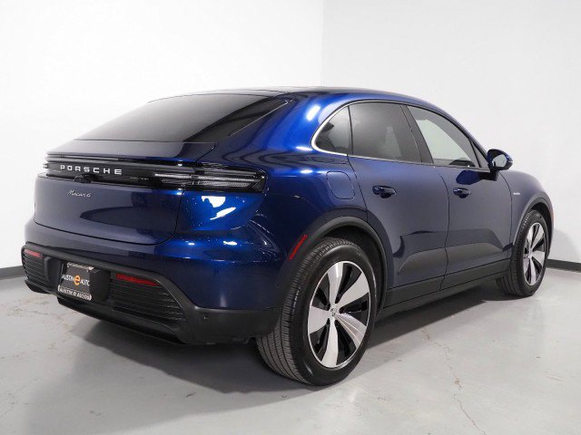 Used 2024 Porsche Macan 4 Electric image 6