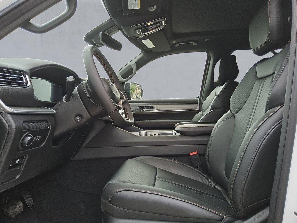 New 2026 Jeep Grand Wagoneer L 4WD image 9