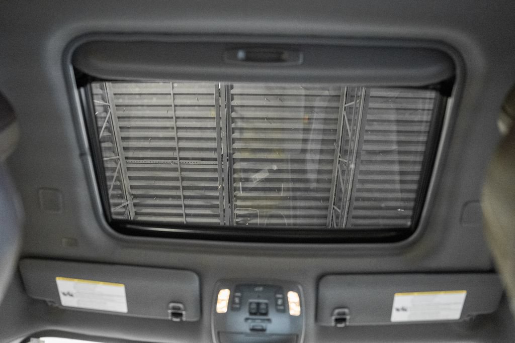 Used 2024 Toyota Sienna Platinum AWD/4WD image 28