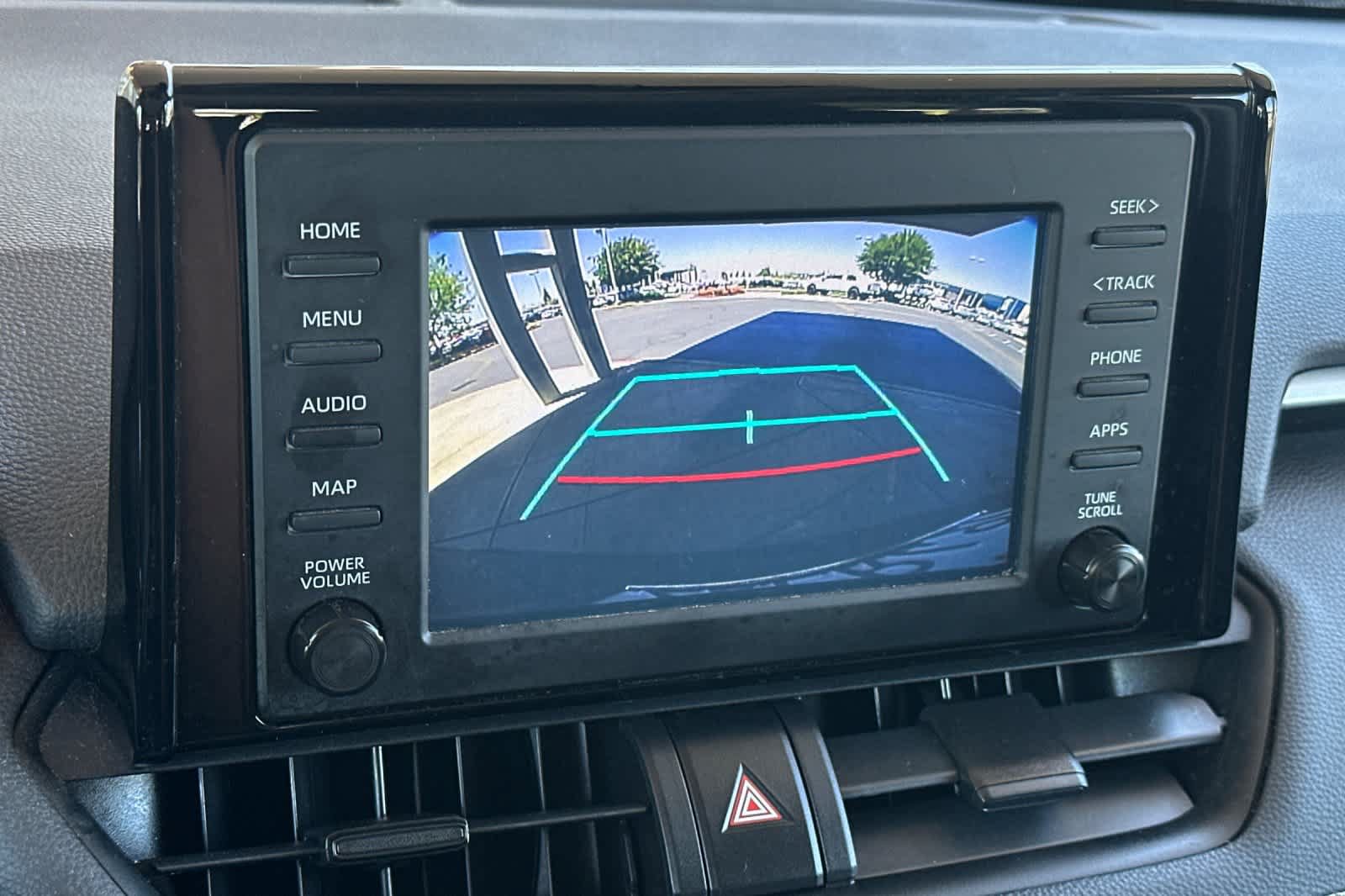 Used 2019 Toyota RAV4 LE AWD/4WD image 21