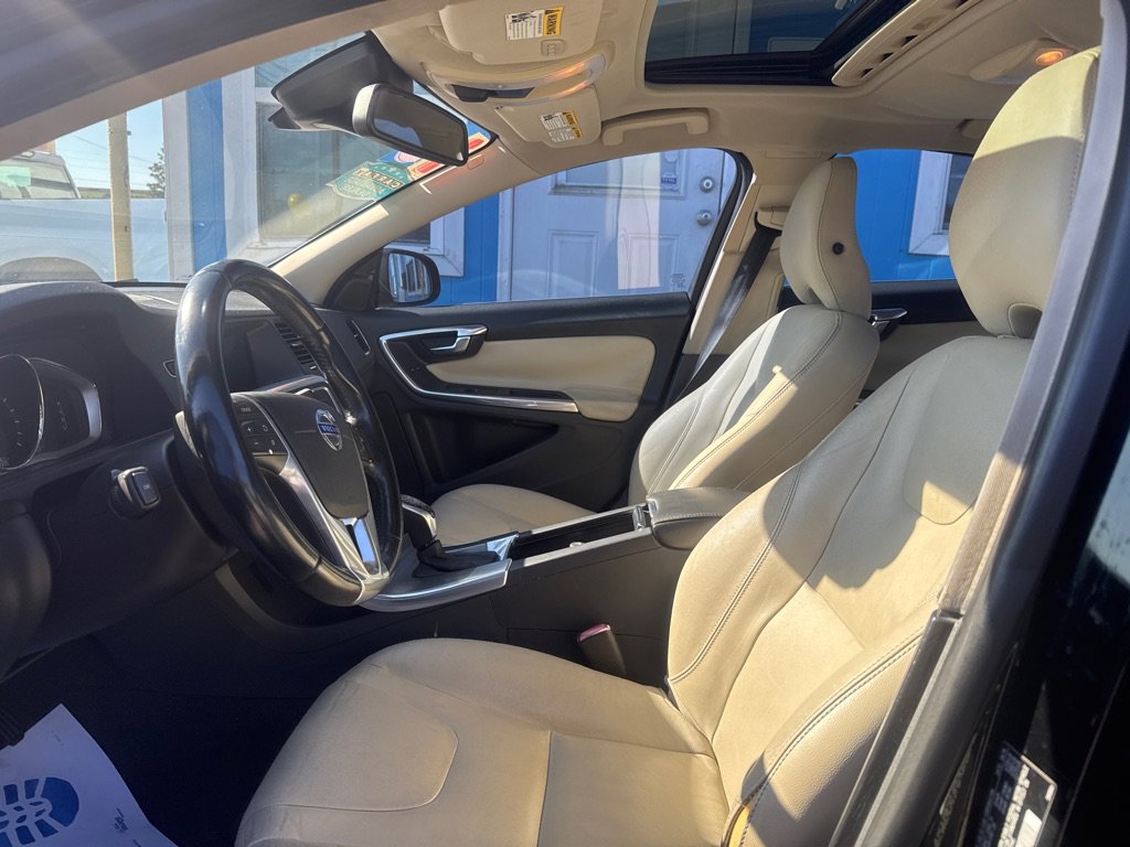 Used 2015 Volvo S60 T5 Platinum image 6