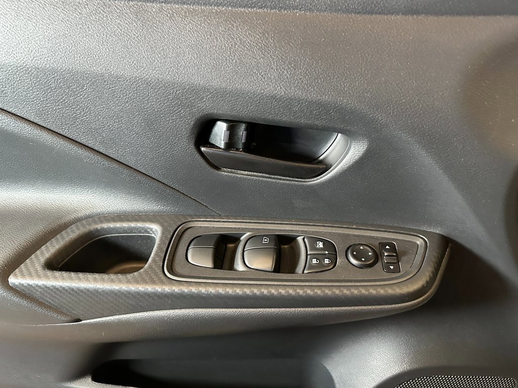 Used 2021 Nissan Versa S image 18