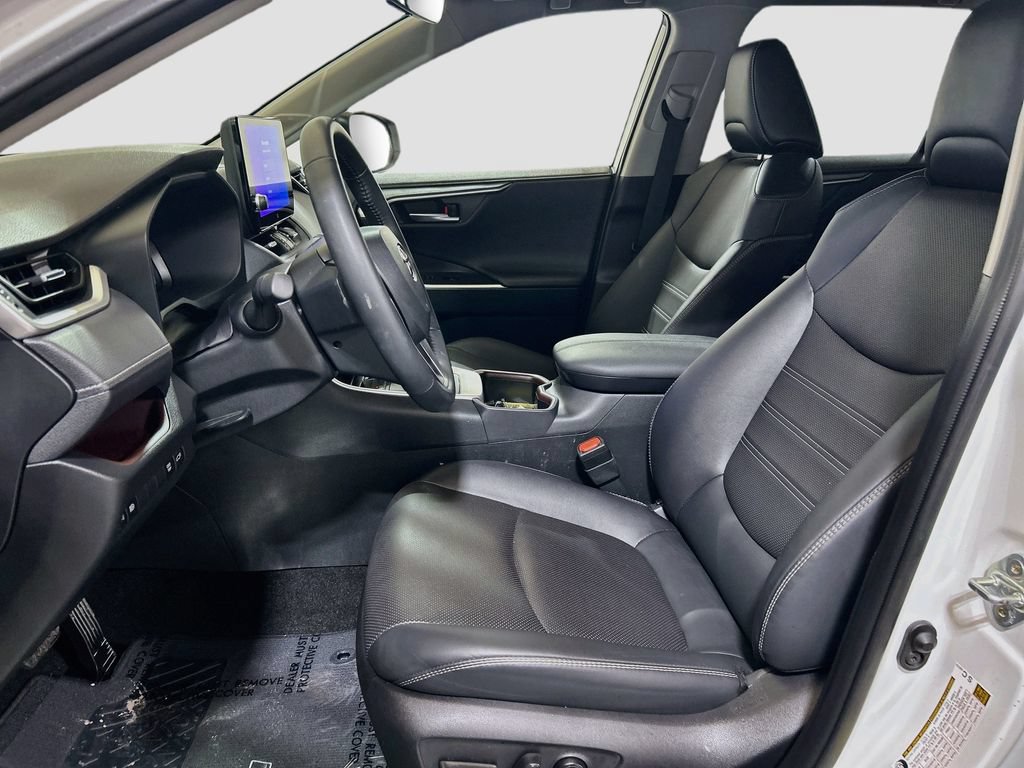 Used 2025 Toyota RAV4 Limited AWD/4WD image 20