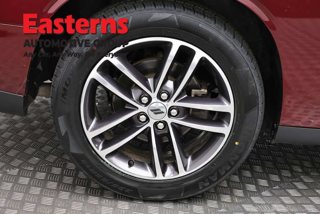 Used 2019 Dodge Challenger SXT AWD/4WD image 27