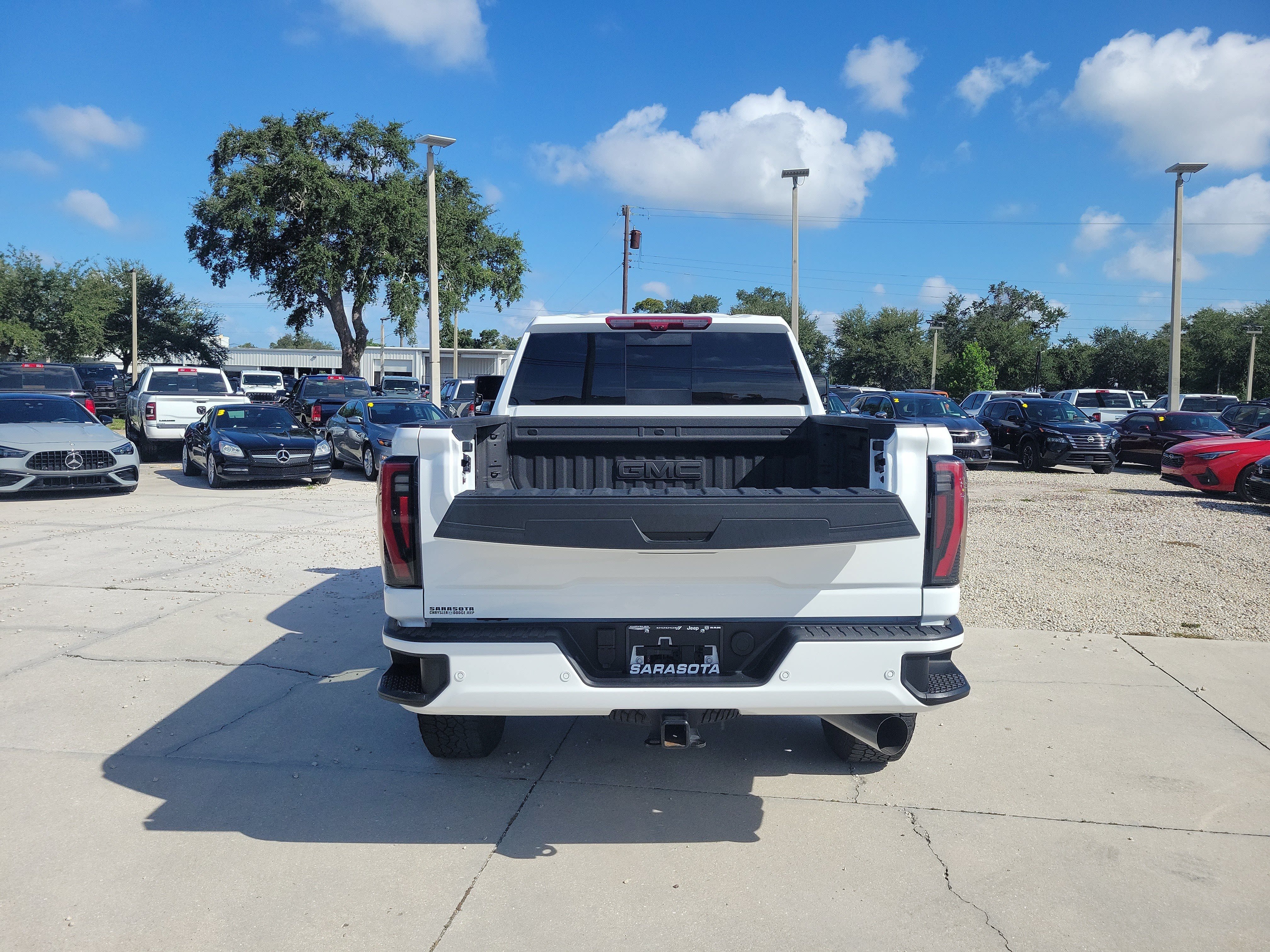 Used 2026 GMC Sierra 2500 AT4 w/ AT4 Premium Plus Package AWD/4WD image 10
