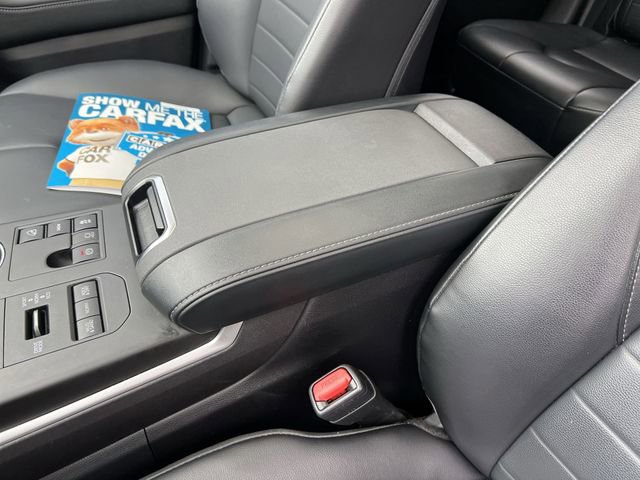 Used 2023 Toyota Highlander XLE image 19