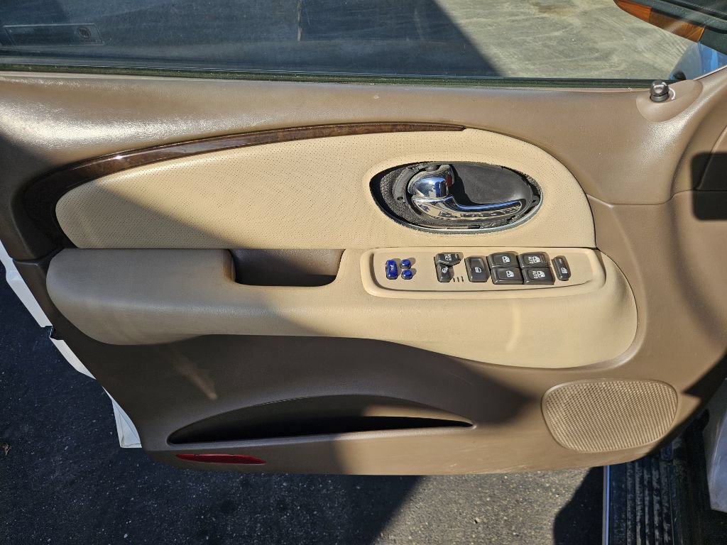 Used 2005 Buick Rainier CXL AWD/4WD image 13