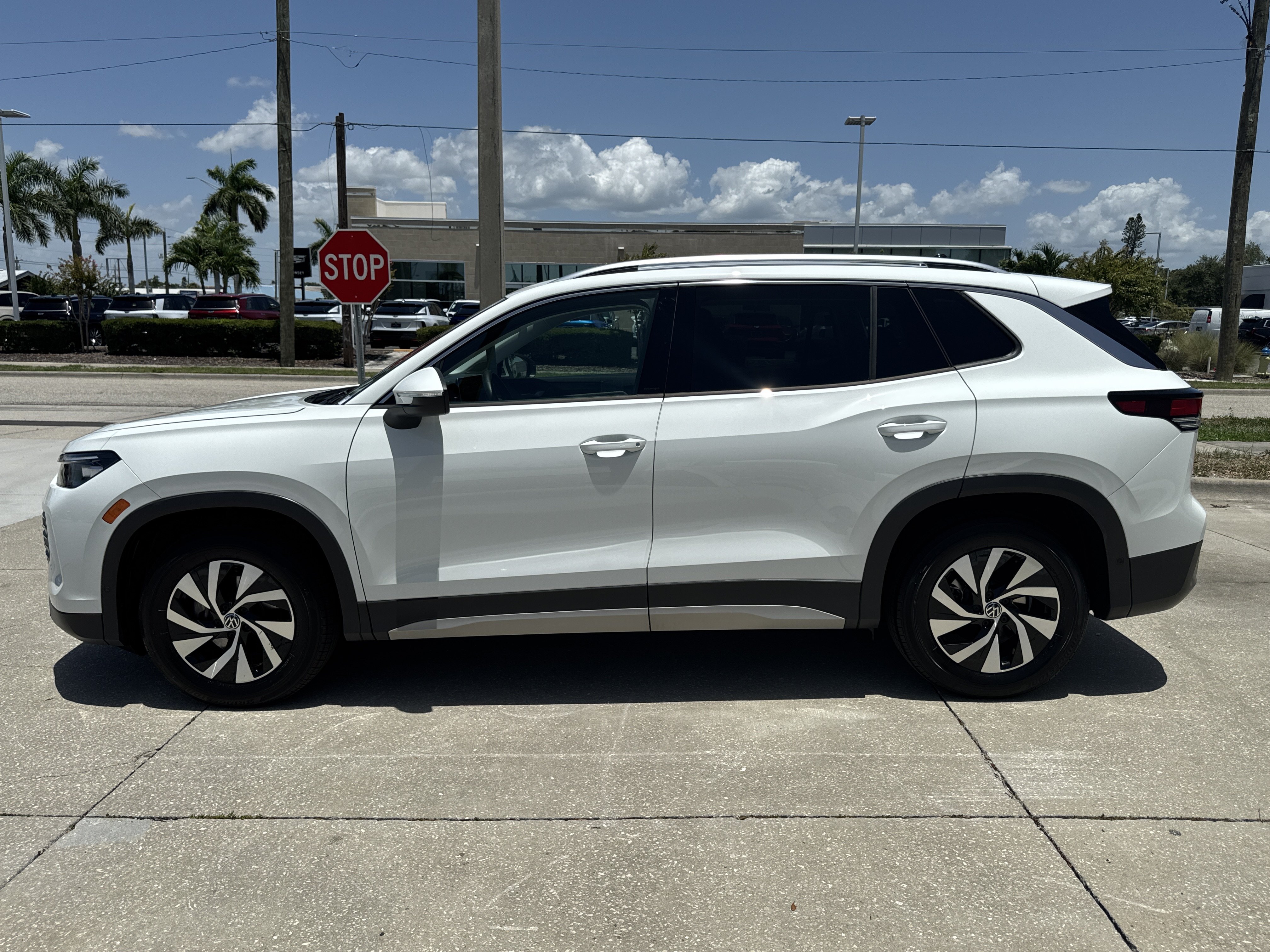 Certified 2025 Volkswagen Tiguan S FWD image 7